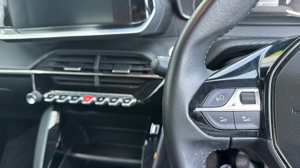 Peugeot 208 1.2 PureTech Active Premium 5dr Petrol Hatchback - Image 21