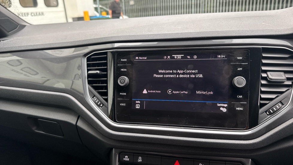 Volkswagen T-Roc 1.5 TSI EVO R-Line 5dr Petrol Hatchback - Image 29