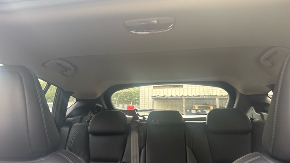 Subaru Crosstrek 2.0i e-Boxer Touring 5dr Lineartronic Hybrid Hatchback - Image 15