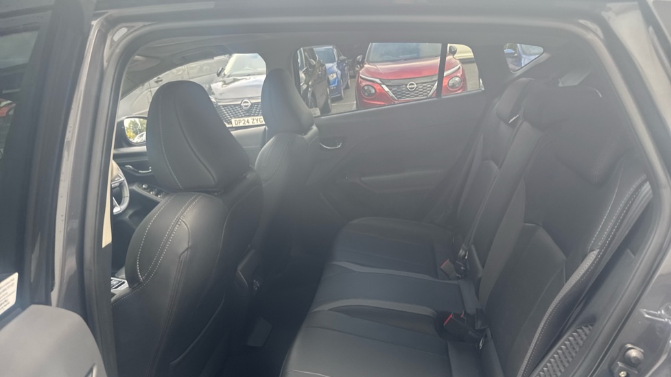 Subaru Crosstrek 2.0i e-Boxer Touring 5dr Lineartronic Hybrid Hatchback - Image 16