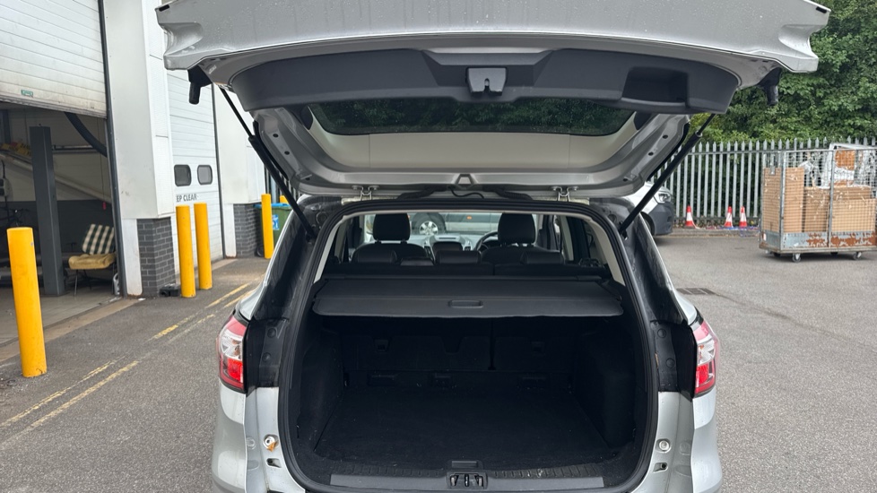 Ford Kuga 1.5 TDCi Titanium Edition 5dr 2WD Diesel Estate - Image 4