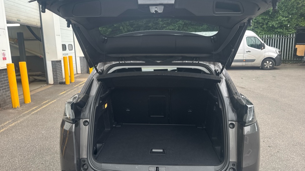 Peugeot 3008 1.5 BlueHDi Allure Premium 5dr EAT8 Diesel Estate - Image 4