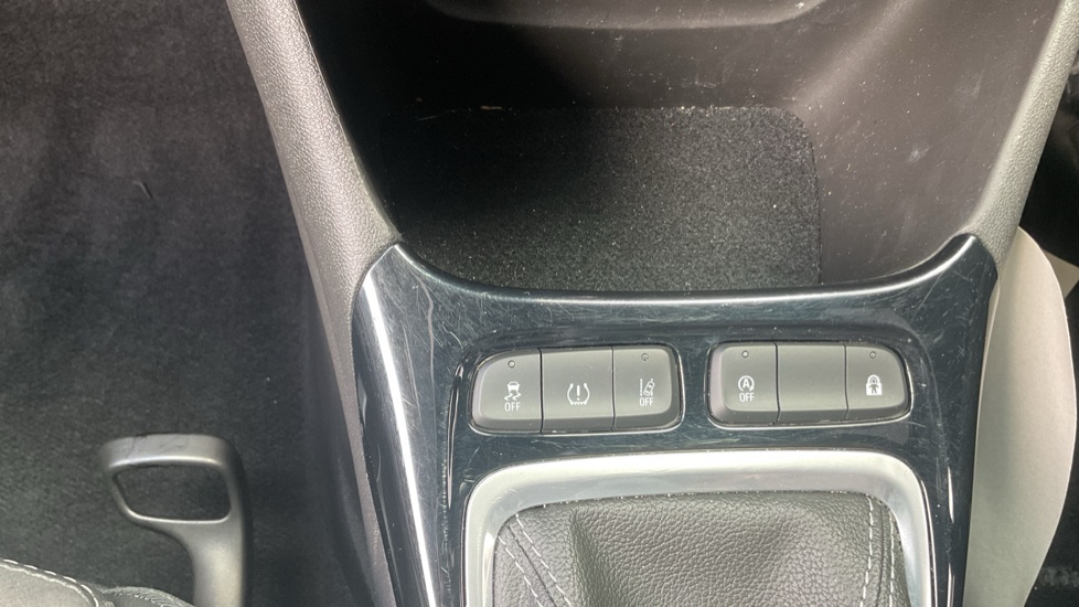 Vauxhall Crossland 1.2 Turbo Ultimate 5dr Petrol Hatchback - Image 25