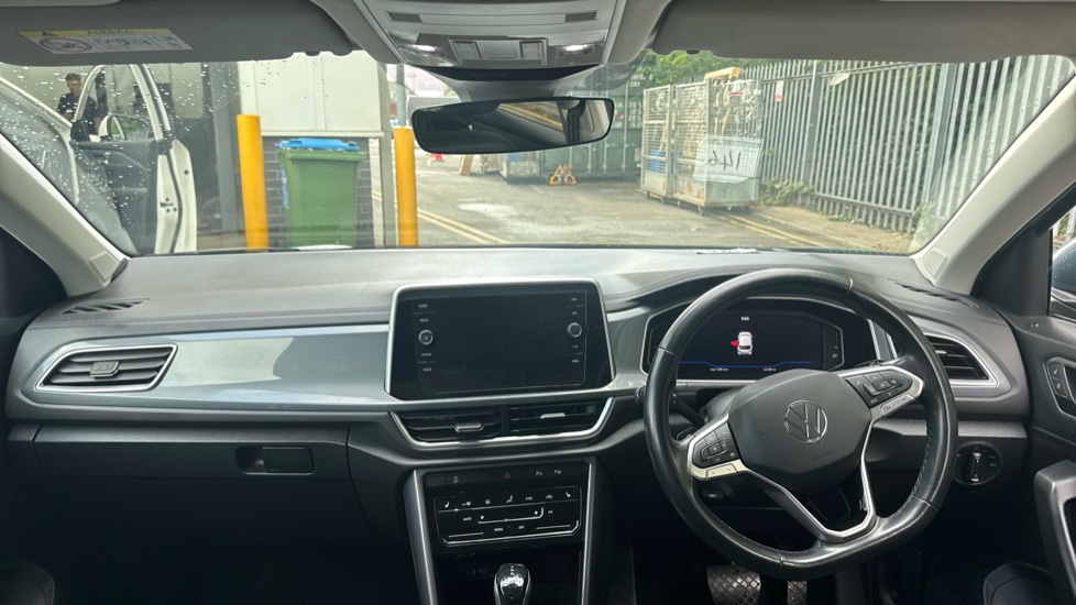Volkswagen T-Roc 1.5 TSI Style 5dr DSG Petrol Hatchback - Image 10
