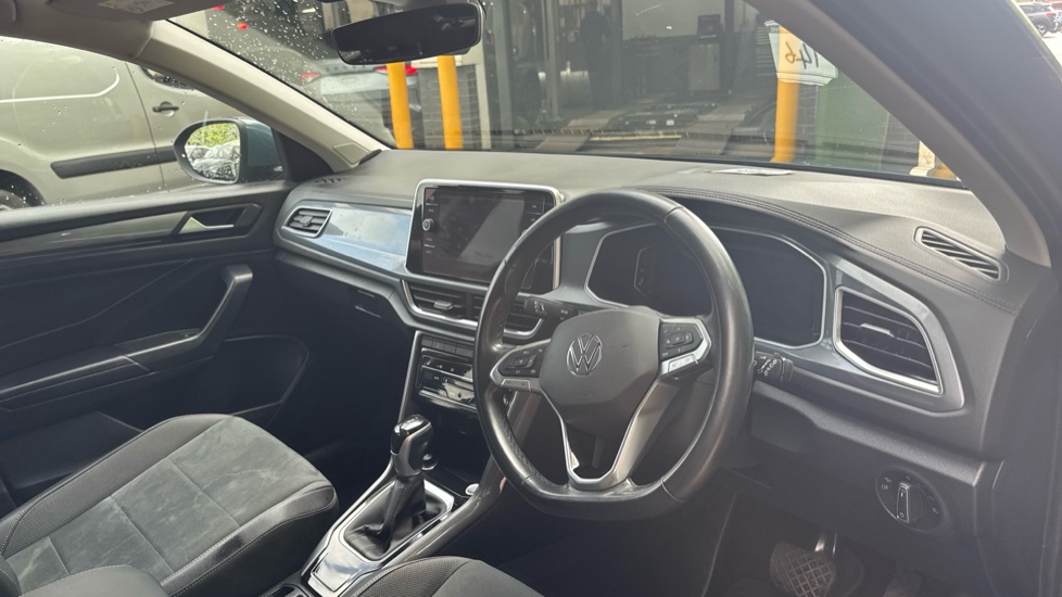 Volkswagen T-Roc 1.5 TSI Style 5dr DSG Petrol Hatchback - Image 11