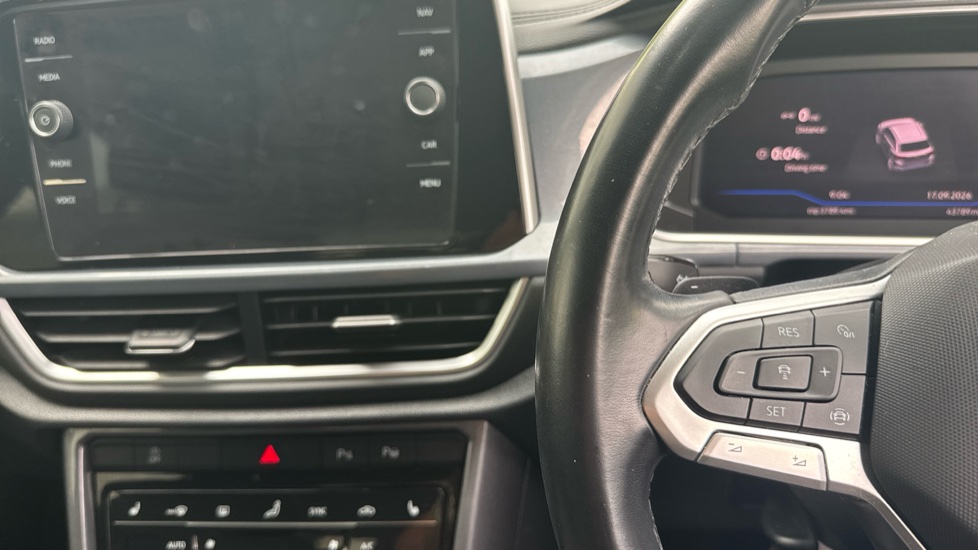 Volkswagen T-Roc 1.5 TSI Style 5dr DSG Petrol Hatchback - Image 21