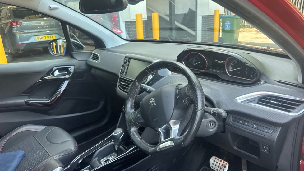 Peugeot 2008 1.2 PureTech 130 GT Line 5dr EAT6 Petrol Estate - Image 11
