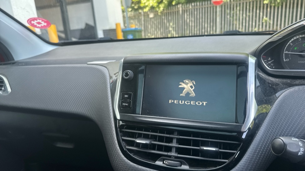 Peugeot 2008 1.2 PureTech 130 GT Line 5dr EAT6 Petrol Estate - Image 12