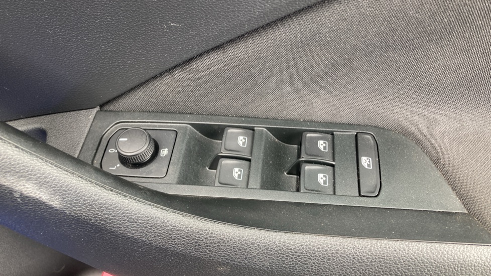 Skoda Scala 1.0 TSI 110 SE 5dr DSG Petrol Hatchback - Image 19