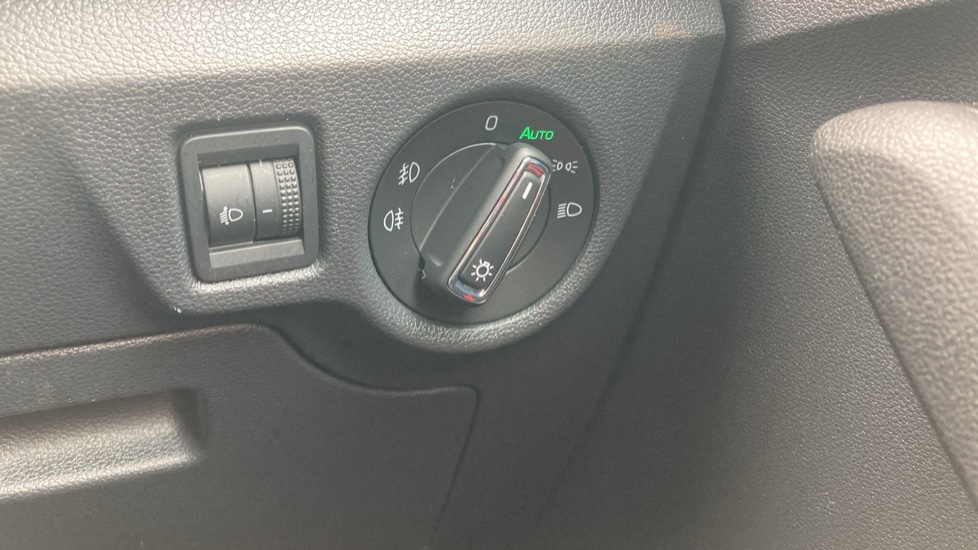 Skoda Scala 1.0 TSI 110 SE 5dr DSG Petrol Hatchback - Image 25