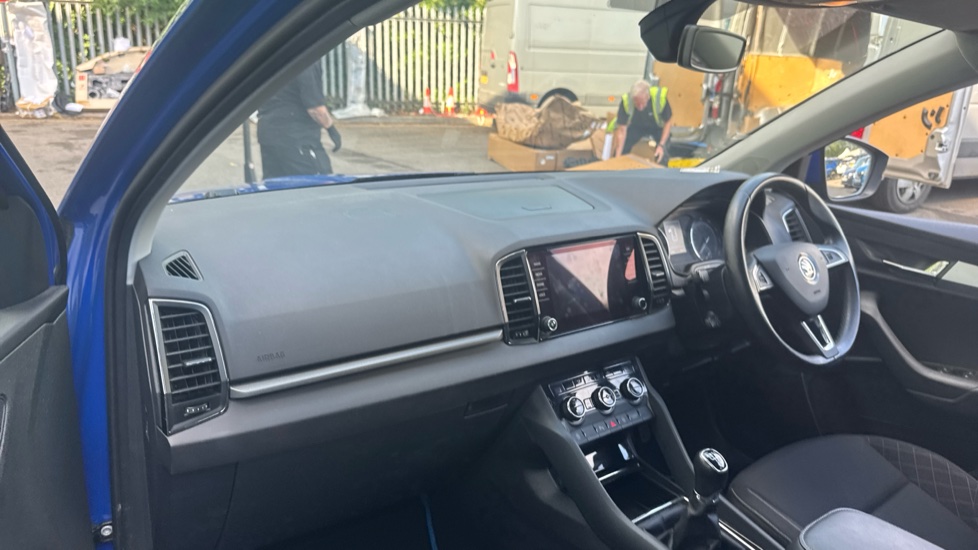 Skoda Karoq 1.0 TSI SE Technology 5dr Petrol Estate - Image 2