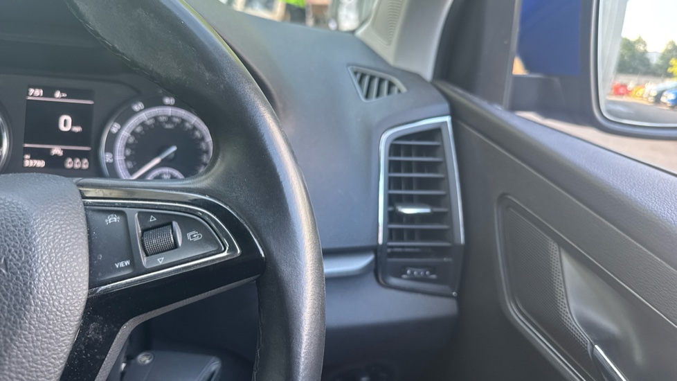 Skoda Karoq 1.0 TSI SE Technology 5dr Petrol Estate - Image 18
