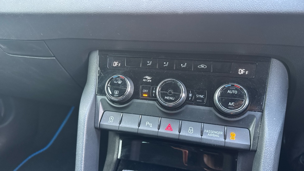 Skoda Karoq 1.0 TSI SE Technology 5dr Petrol Estate - Image 23