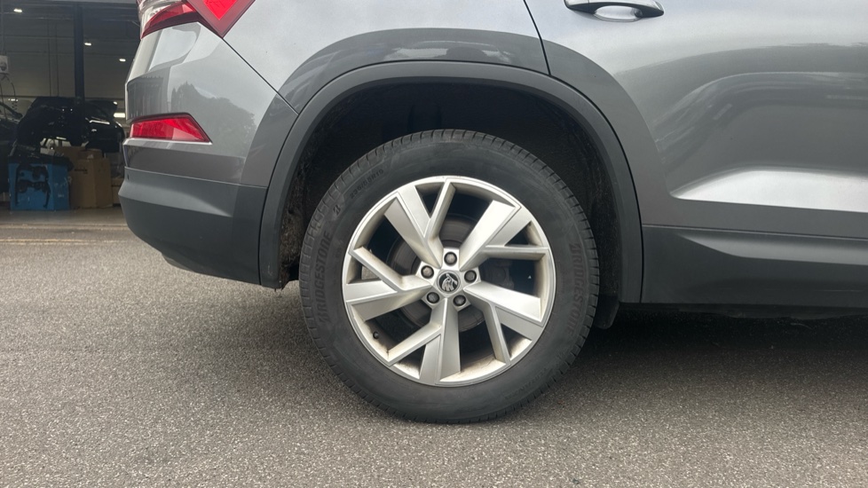 Skoda Kodiaq 1.5 TSI SE L Executive 5dr DSG [7 Seat] Petrol Estate - Image 5