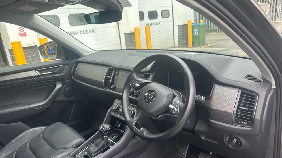 Skoda Kodiaq 1.5 TSI SE L Executive 5dr DSG [7 Seat] Petrol Estate - Image 6