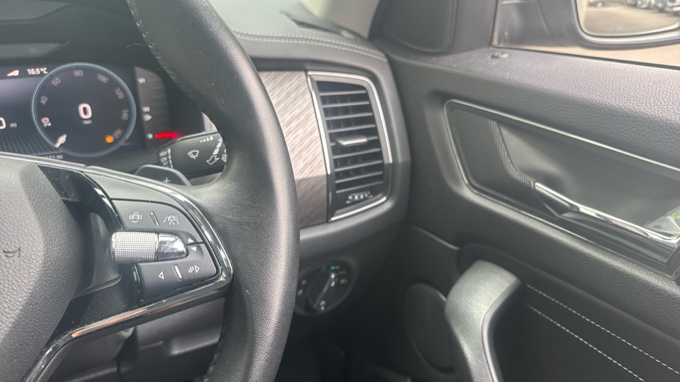 Skoda Kodiaq 1.5 TSI SE L Executive 5dr DSG [7 Seat] Petrol Estate - Image 22