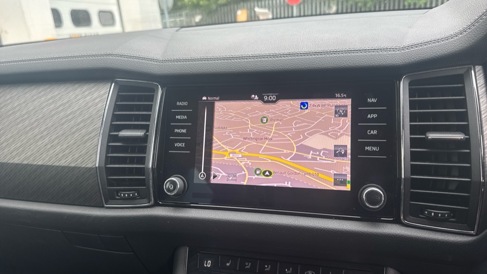 Skoda Kodiaq 1.5 TSI SE L Executive 5dr DSG [7 Seat] Petrol Estate - Image 27