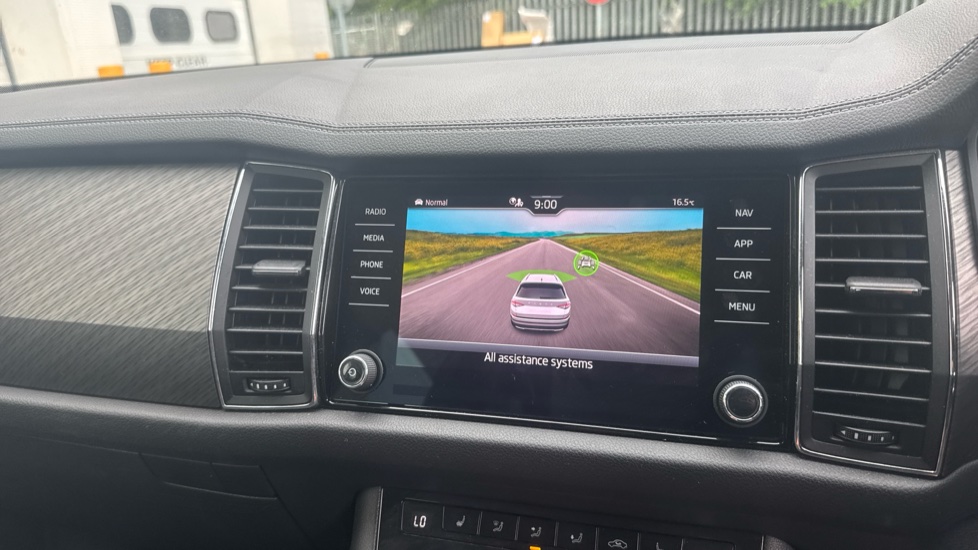 Skoda Kodiaq 1.5 TSI SE L Executive 5dr DSG [7 Seat] Petrol Estate - Image 29