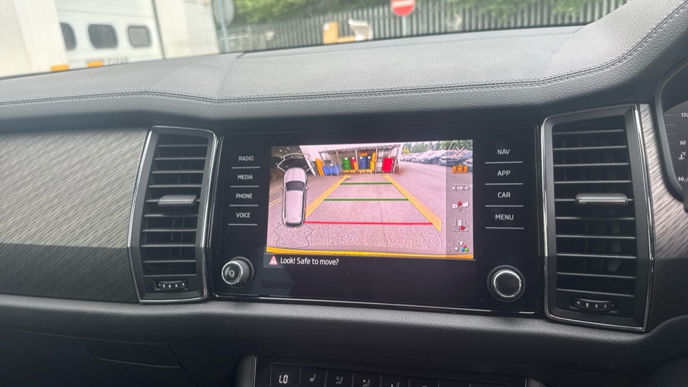 Skoda Kodiaq 1.5 TSI SE L Executive 5dr DSG [7 Seat] Petrol Estate - Image 30