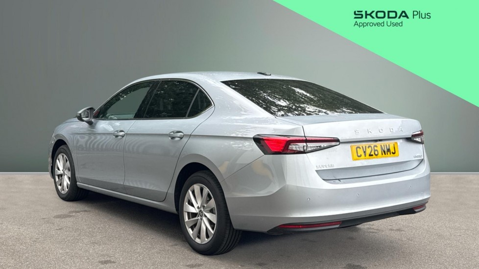 Skoda Superb 1.5 TSI e-TEC SE Technology 5dr DSG Petrol Hatchback - Image 3