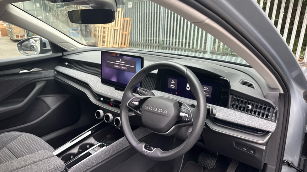 Skoda Superb 1.5 TSI e-TEC SE Technology 5dr DSG Petrol Hatchback - Image 6