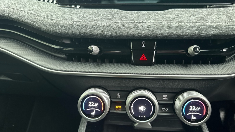 Skoda Superb 1.5 TSI e-TEC SE Technology 5dr DSG Petrol Hatchback - Image 13