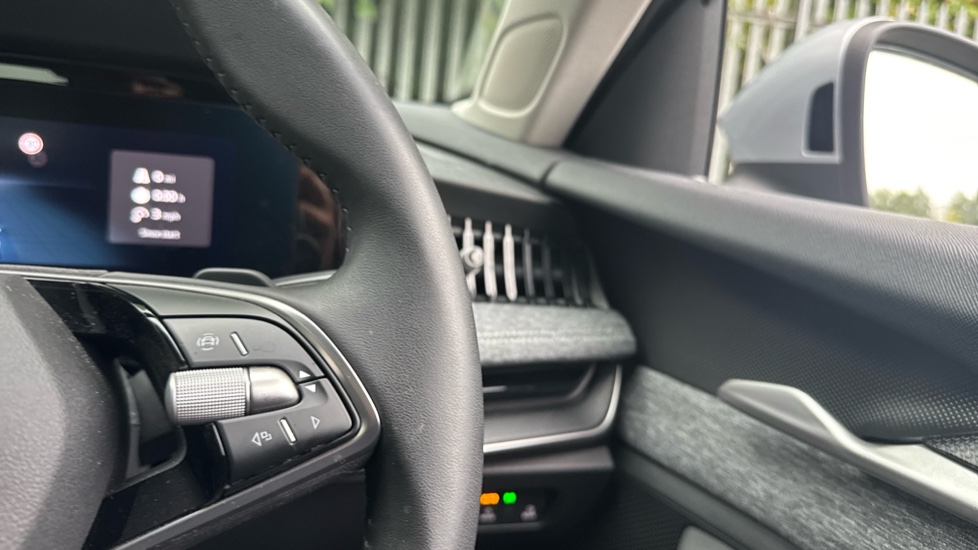 Skoda Superb 1.5 TSI e-TEC SE Technology 5dr DSG Petrol Hatchback - Image 18