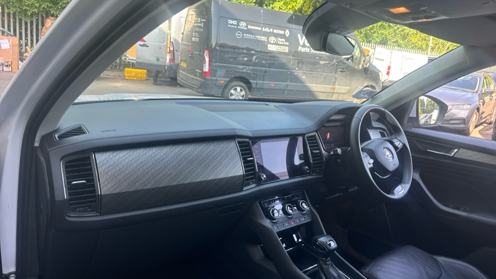 Skoda Kodiaq 1.5 TSI SE L Executive 5dr DSG [7 Seat] Petrol Estate - Image 2