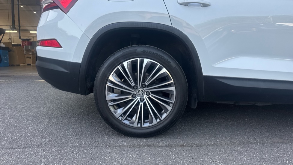 Skoda Kodiaq 1.5 TSI SE L Executive 5dr DSG [7 Seat] Petrol Estate - Image 5
