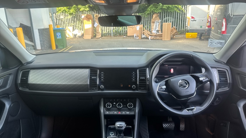 Skoda Kodiaq 1.5 TSI SE L Executive 5dr DSG [7 Seat] Petrol Estate - Image 9