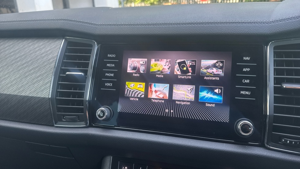 Skoda Kodiaq 1.5 TSI SE L Executive 5dr DSG [7 Seat] Petrol Estate - Image 12