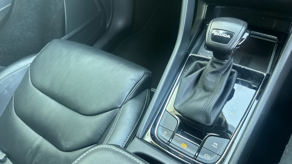 Skoda Kodiaq 1.5 TSI SE L Executive 5dr DSG [7 Seat] Petrol Estate - Image 14