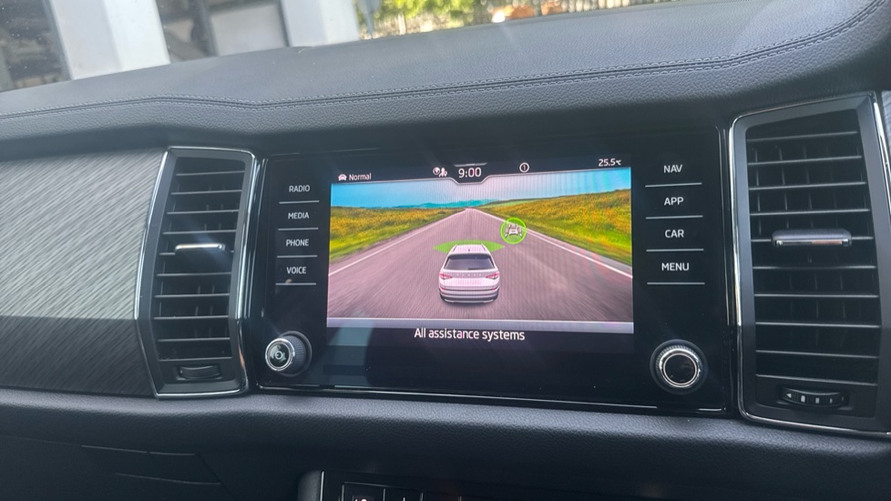 Skoda Kodiaq 1.5 TSI SE L Executive 5dr DSG [7 Seat] Petrol Estate - Image 30