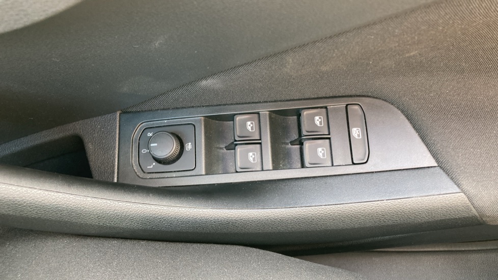 Skoda Scala 1.0 TSI 95 SE Edition 5dr Petrol Hatchback - Image 19