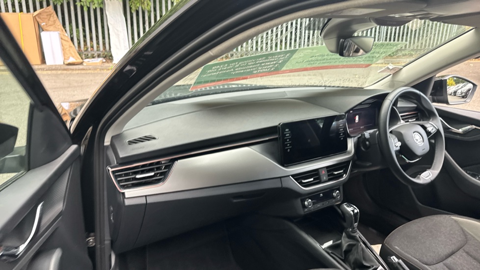 Skoda Kamiq 1.5 TSI SE L Executive 5dr DSG Petrol Hatchback - Image 2