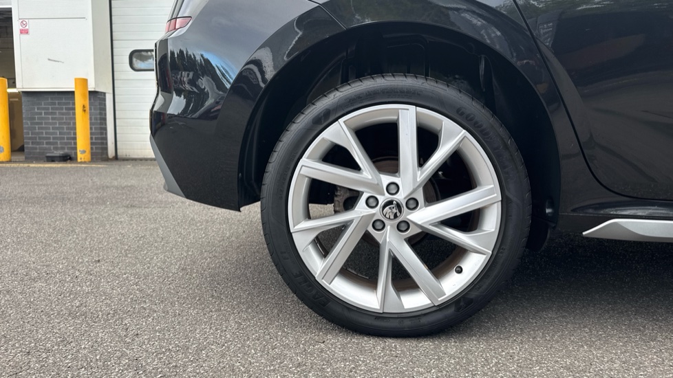 Skoda Kamiq 1.5 TSI SE L Executive 5dr DSG Petrol Hatchback - Image 5