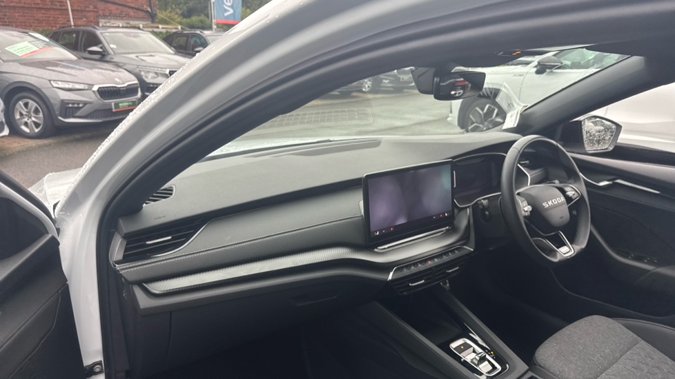 Skoda Octavia 1.5 TSI e-TEC 150 Sportline 5dr DSG Petrol Estate - Image 2