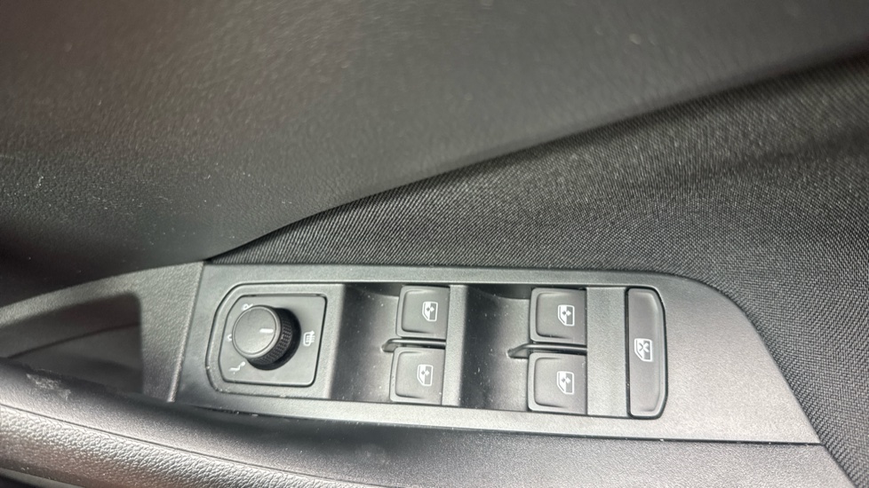 Skoda Scala 1.0 TSI 95 SE Edition 5dr Petrol Hatchback - Image 23