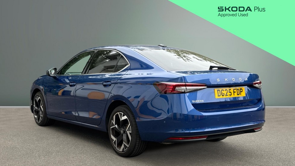 Skoda Superb 1.5 TSI e-TEC SE L 5dr DSG Petrol Hatchback - Image 3
