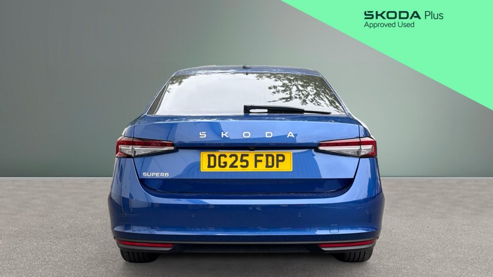 Skoda Superb 1.5 TSI e-TEC SE L 5dr DSG Petrol Hatchback - Image 8