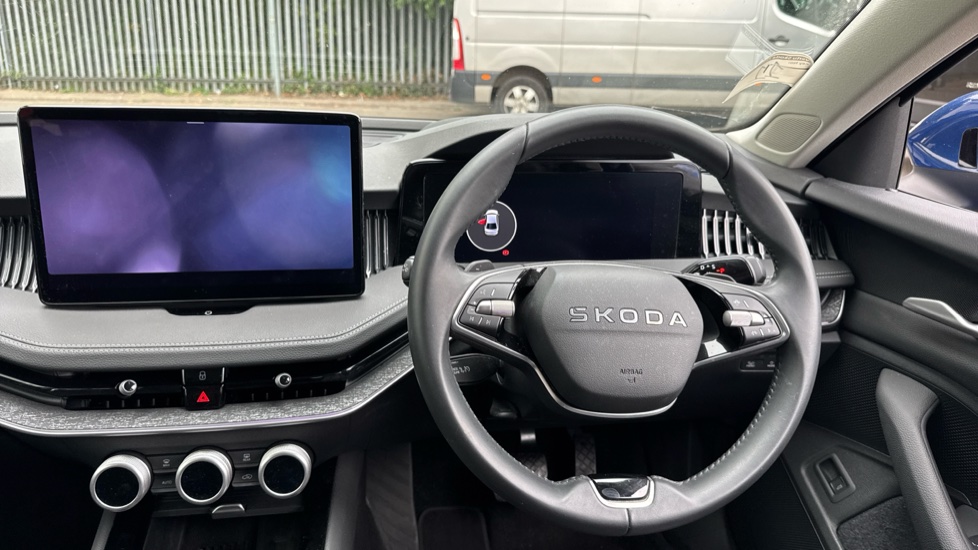 Skoda Superb 1.5 TSI e-TEC SE L 5dr DSG Petrol Hatchback - Image 10