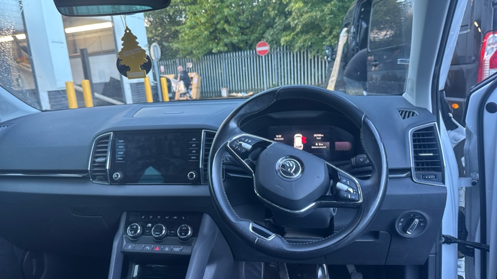Skoda Karoq 1.5 TSI SE L 5dr Petrol Estate - Image 10