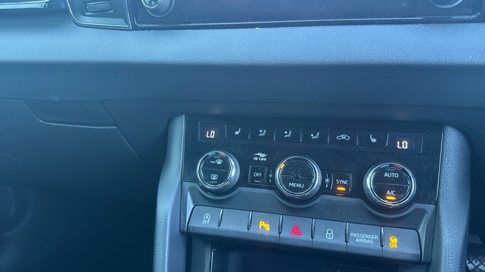 Skoda Karoq 1.5 TSI SE L 5dr Petrol Estate - Image 13