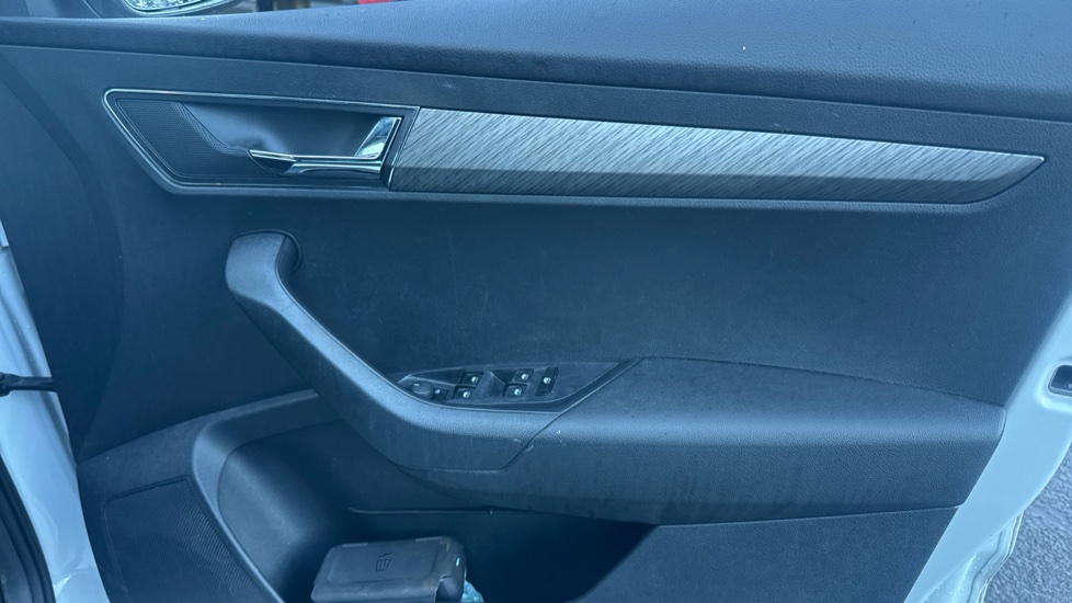Skoda Karoq 1.5 TSI SE L 5dr Petrol Estate - Image 19