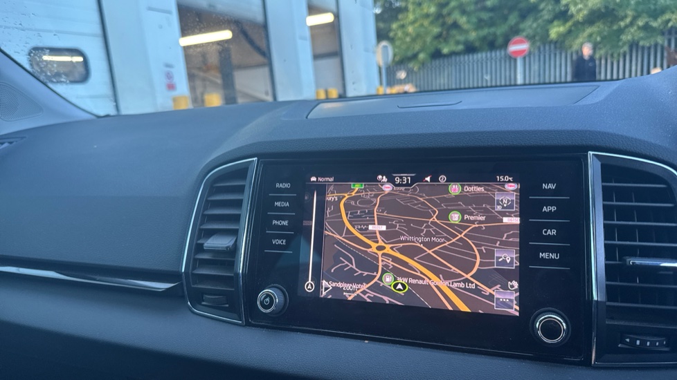 Skoda Karoq 1.5 TSI SE L 5dr Petrol Estate - Image 26