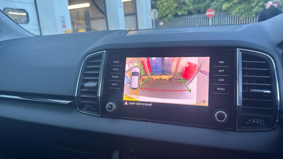 Skoda Karoq 1.5 TSI SE L 5dr Petrol Estate - Image 28