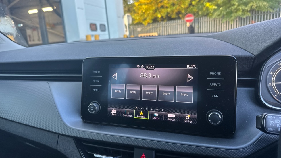 Skoda Kamiq 1.0 TSI 95 SE 5dr Petrol Hatchback - Image 23