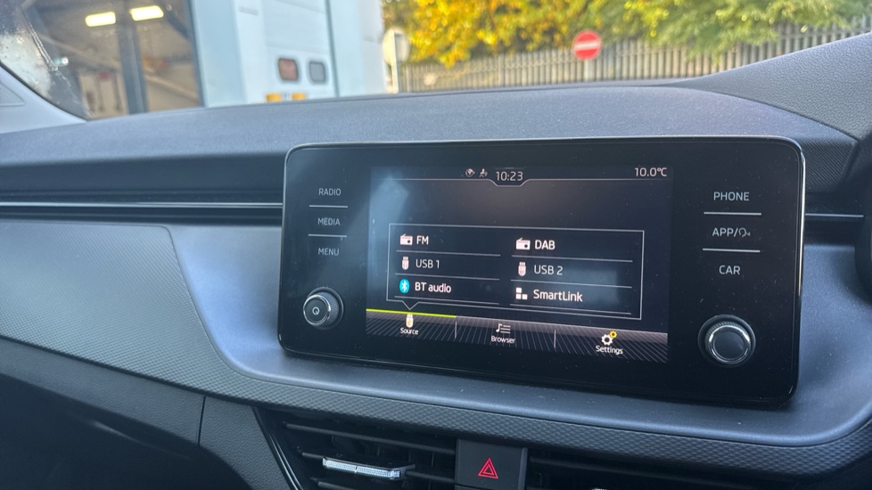 Skoda Kamiq 1.0 TSI 95 SE 5dr Petrol Hatchback - Image 30