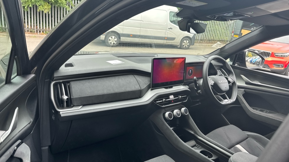 Skoda Kodiaq 1.5 TSI e-TEC SportLine 5dr DSG [7 Seat] Petrol Estate - Image 2