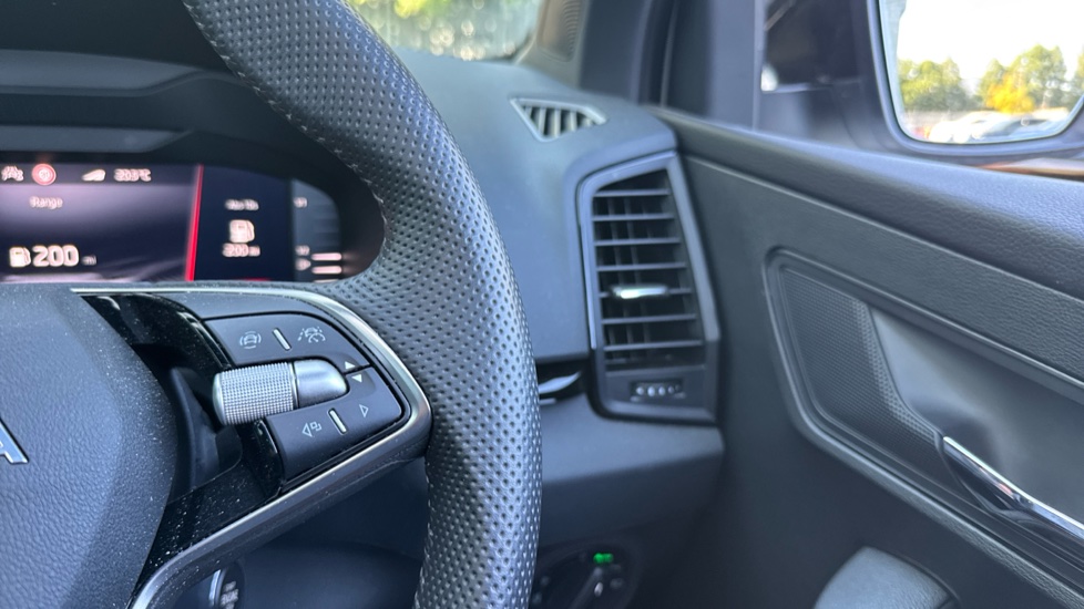Skoda Karoq 1.5 TSI Sportline Edition 5dr Petrol Estate - Image 18